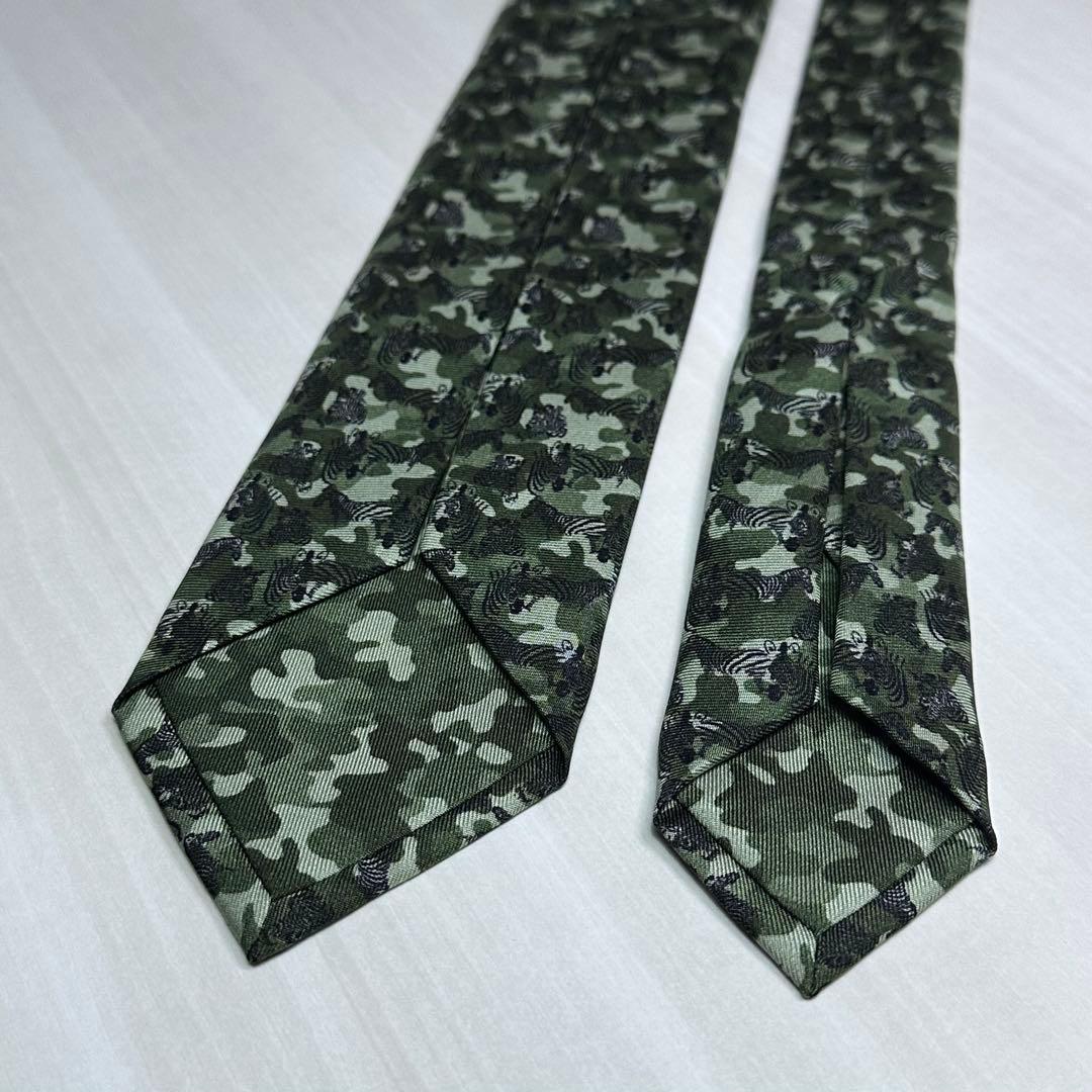 極美品☆ブルガリ☆箱付☆ネクタイ☆グリーン☆迷彩柄☆アニマル柄☆シマウマ☆551 BVLGARI