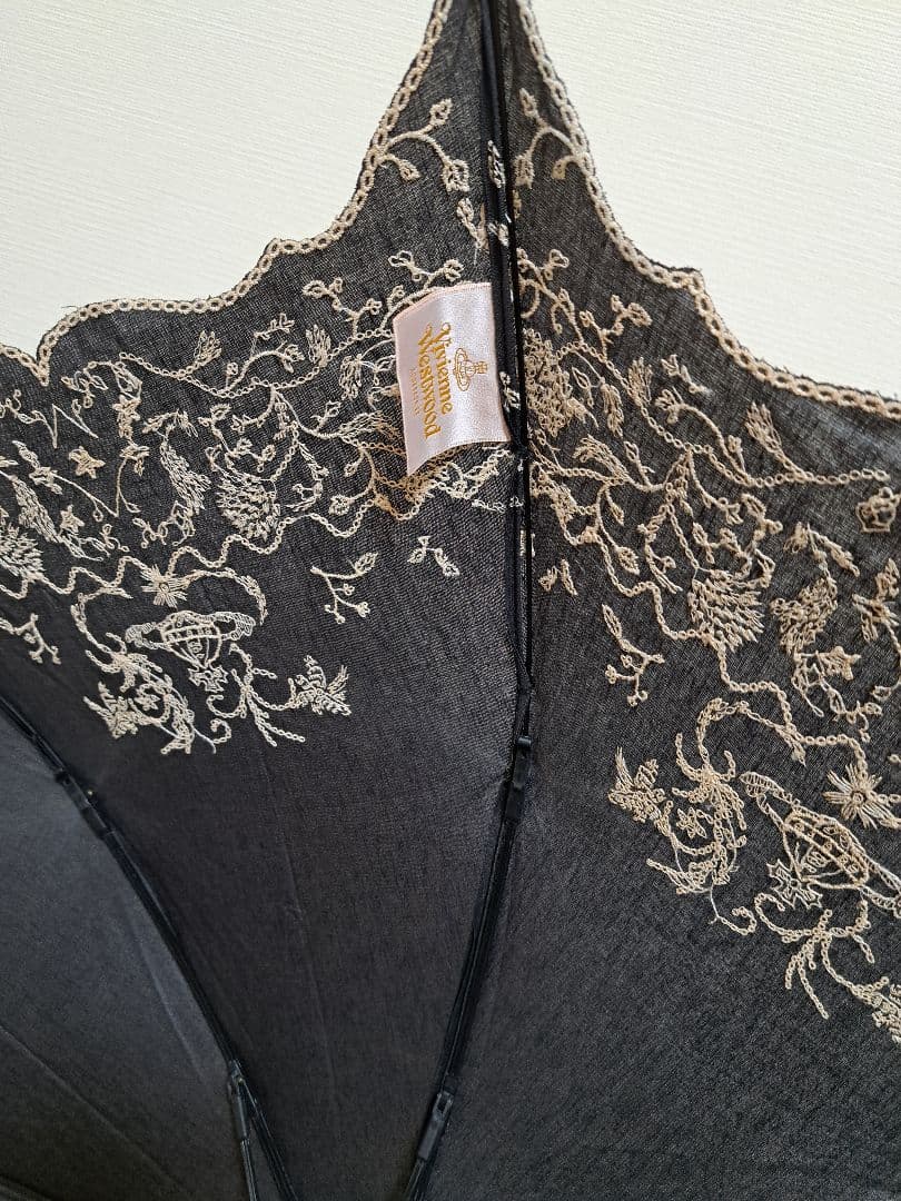 刺繍Vivienne Westwood