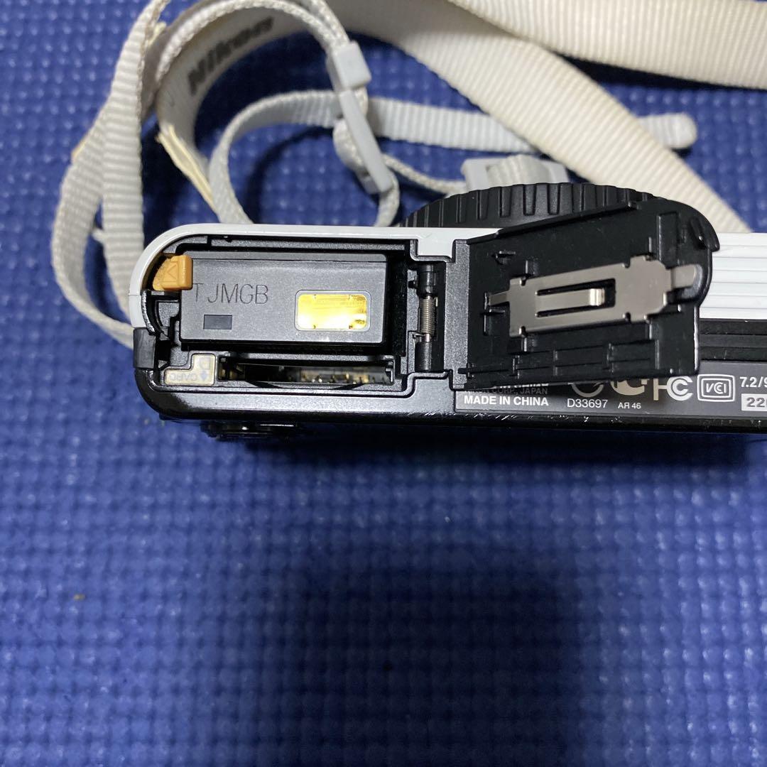 Nikon ニコンNikon J1 ホワイト デジタルカメラ本体 ジャンク