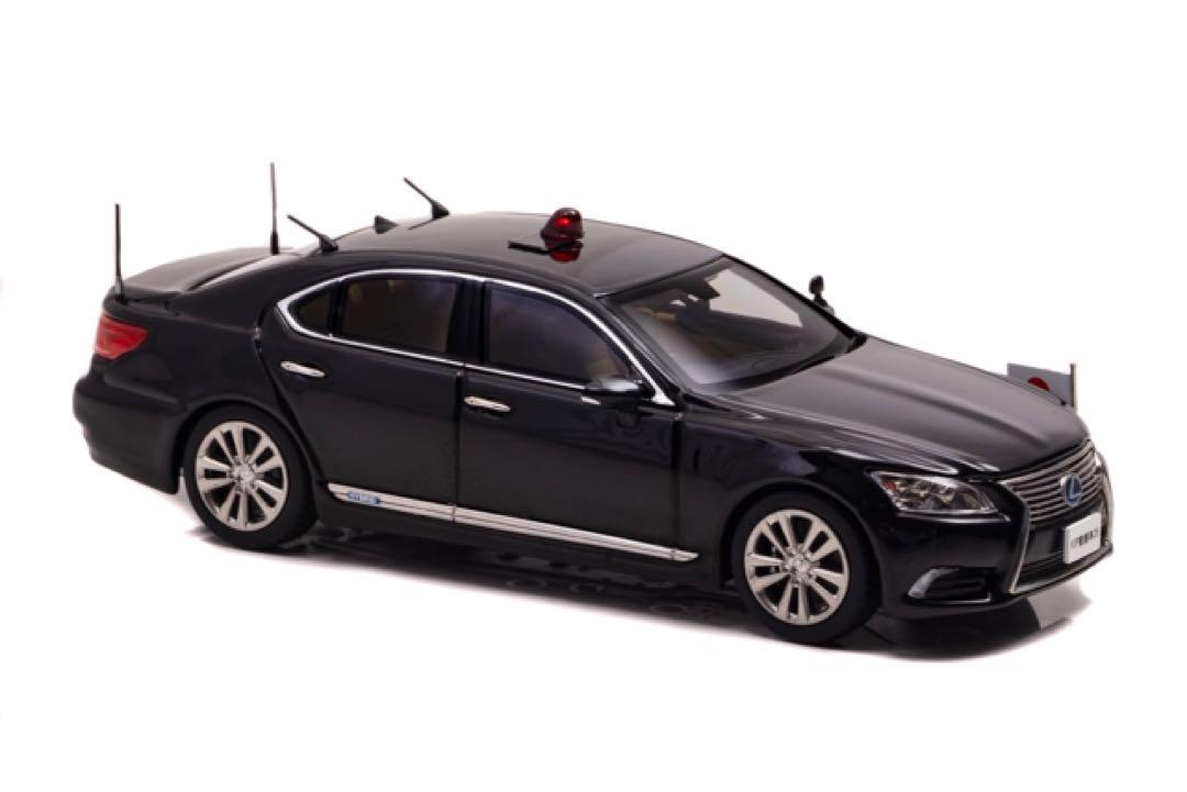 1/43 LS600h 2020 警察本部警備部要人警護車両 (国旗掲揚仕様)