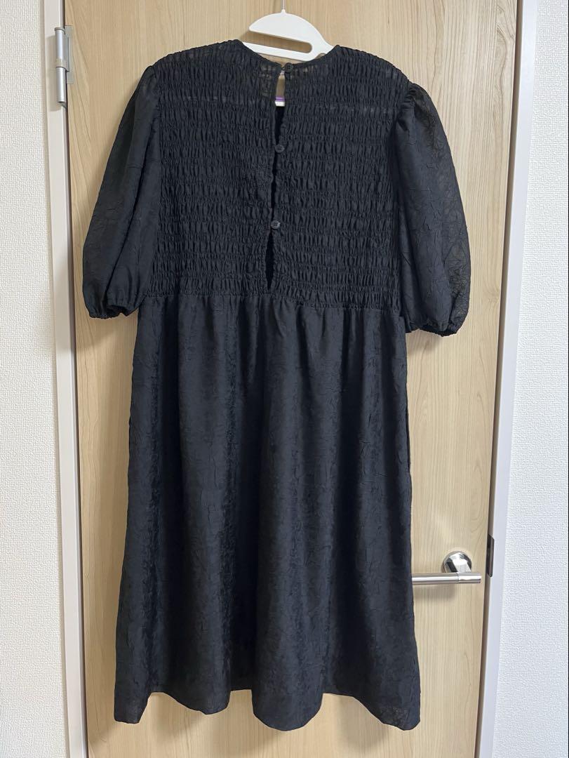【GANNI / ガニー】SmockDres：パフスリーブ半袖ワンピース GANNI / ガニー】SmockDres：パフスリーブ半袖ワンピース - メルカリ