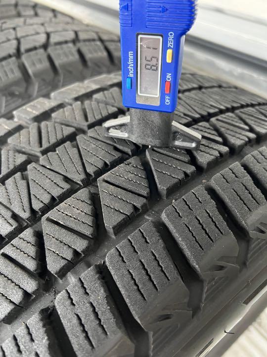 ブリヂストンスタッドレス225／60R17 99Q深溝 販売特注品