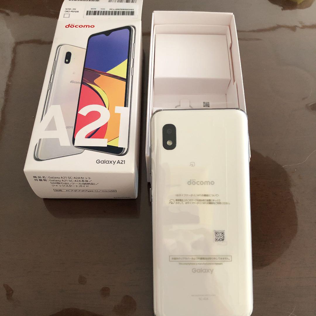 Galaxy A21 SC-42A ホワイト