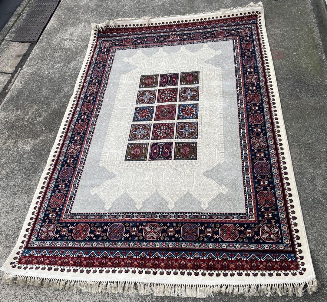 イスファハンペルシャ絨毯未使用極上品シルク&ウール 200×300㎝90万