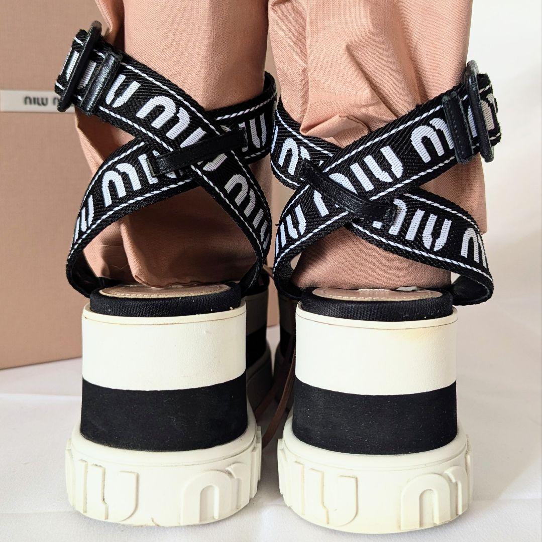 完売品□miu miu ストラップサンダル 厚底 黒 ピンク 22.5 付属