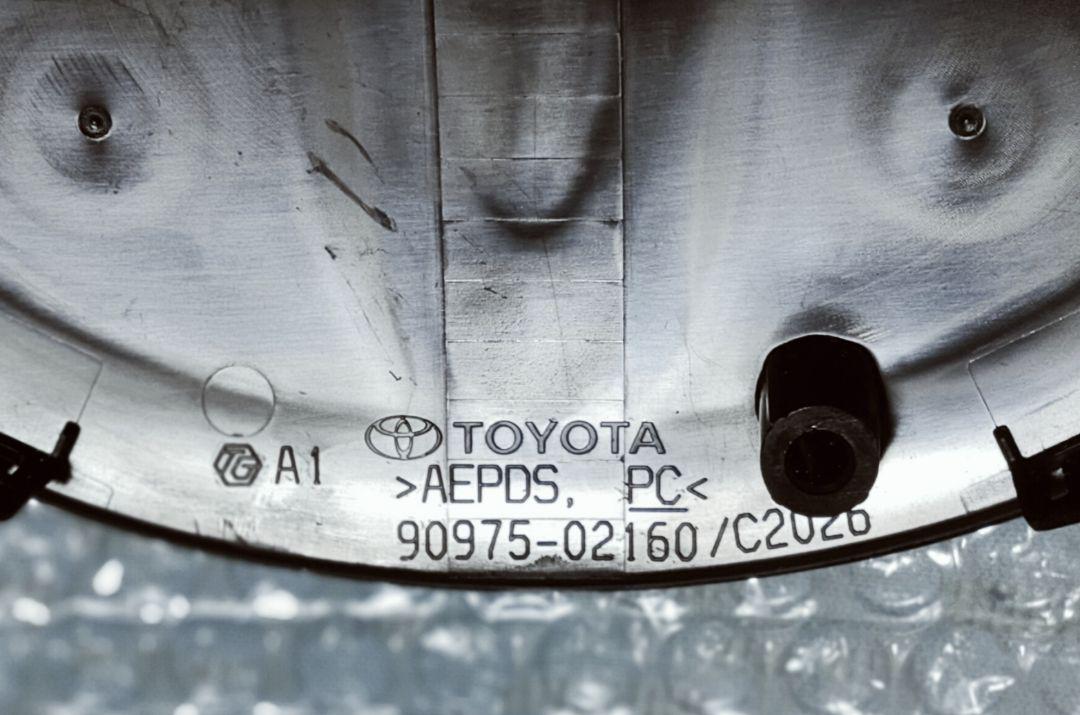 C-HR カローラクロス トヨタエンブレム TOYOTA 純正 ミリ波
