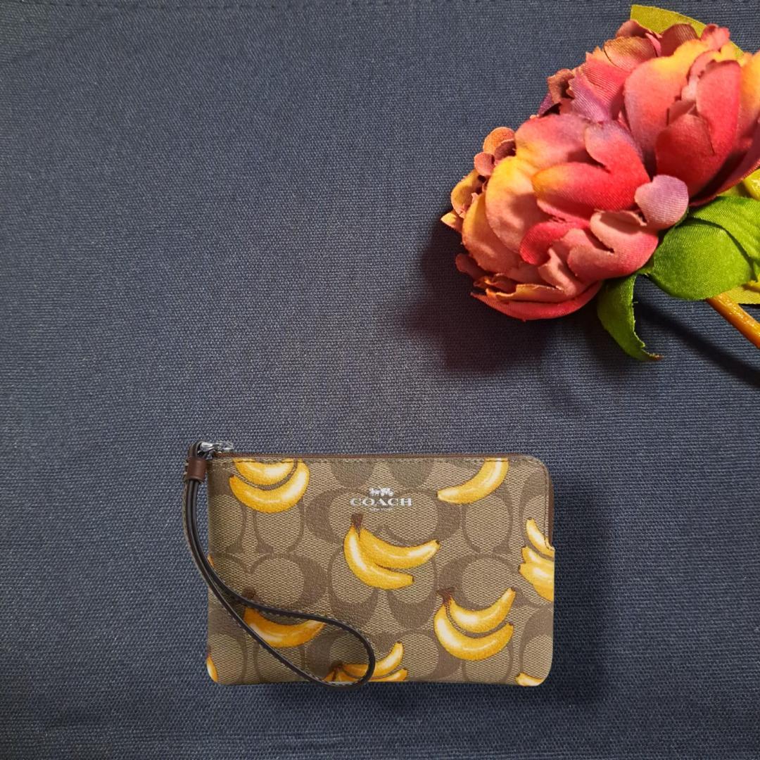 COACH/CR820】 コーナー ジップ シグネチャー キャンバス バナナ