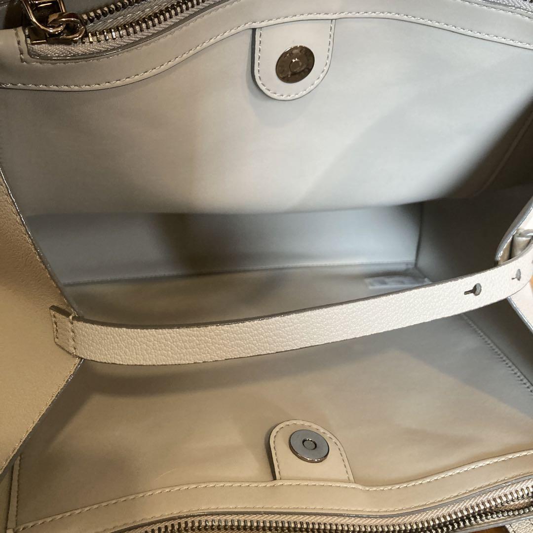【美品】CHARLES & KEITH クラシックダブルハンドル トートバッグ