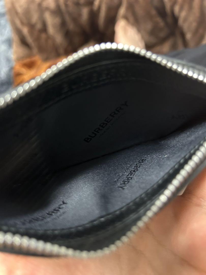 →BURBERRY ブラック