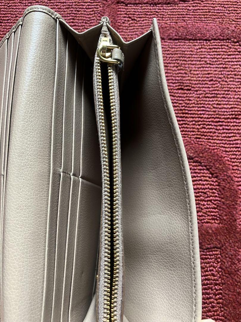 PRADA 長財布　箱・ギャランティカードあり