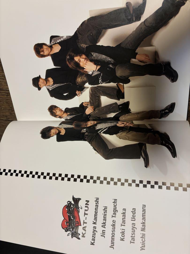 KAT-TUN ツアーパンフレット KAT-TUN ツアーパンフレット デビューライブ - メルカリ