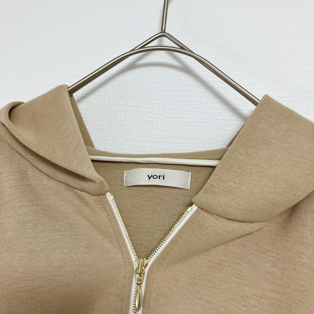 ベージュ