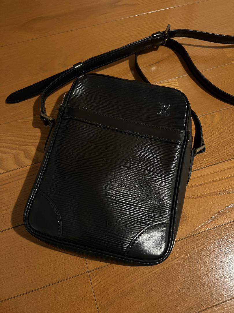 LOUIS VUITTON ルイヴィトン　エピ　ダヌーブ　ショルダーバッグ