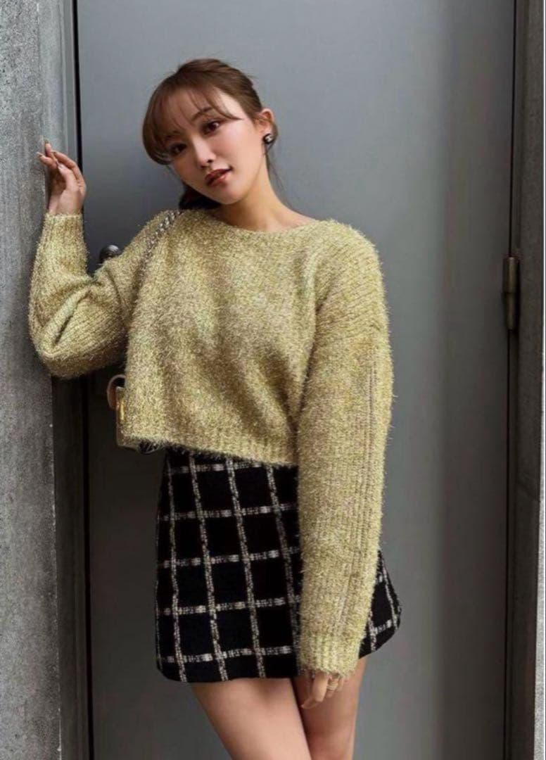 新品タグ付き sheller セミクロップド グリッターセーター 新品タグ付き sheller セミクロップド グリッターセーター