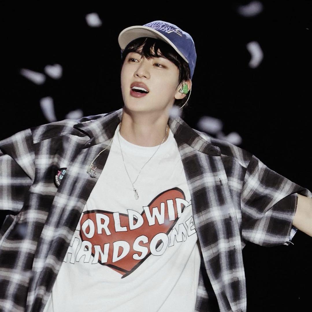 BTS JIN ジン #RUNSEOKJIN_EP.TOUR Tシャツ L 新品 BTS JIN ジン #RUNSEOKJIN_EP.TOUR Tシャツ L 新品 - メルカリ