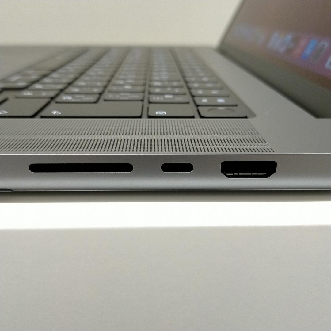 16インチMacBook