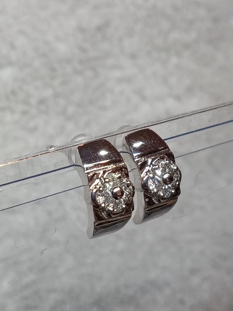 ☆pt900★天然ダイヤ0.16ct☆ピアス★8