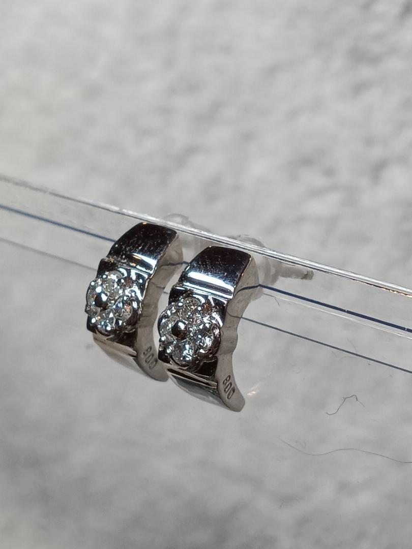☆pt900★天然ダイヤ0.16ct☆ピアス★8