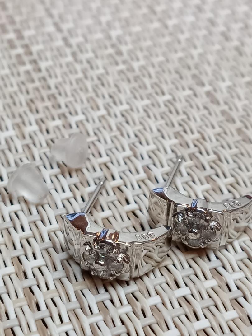 ☆pt900★天然ダイヤ0.16ct☆ピアス★8