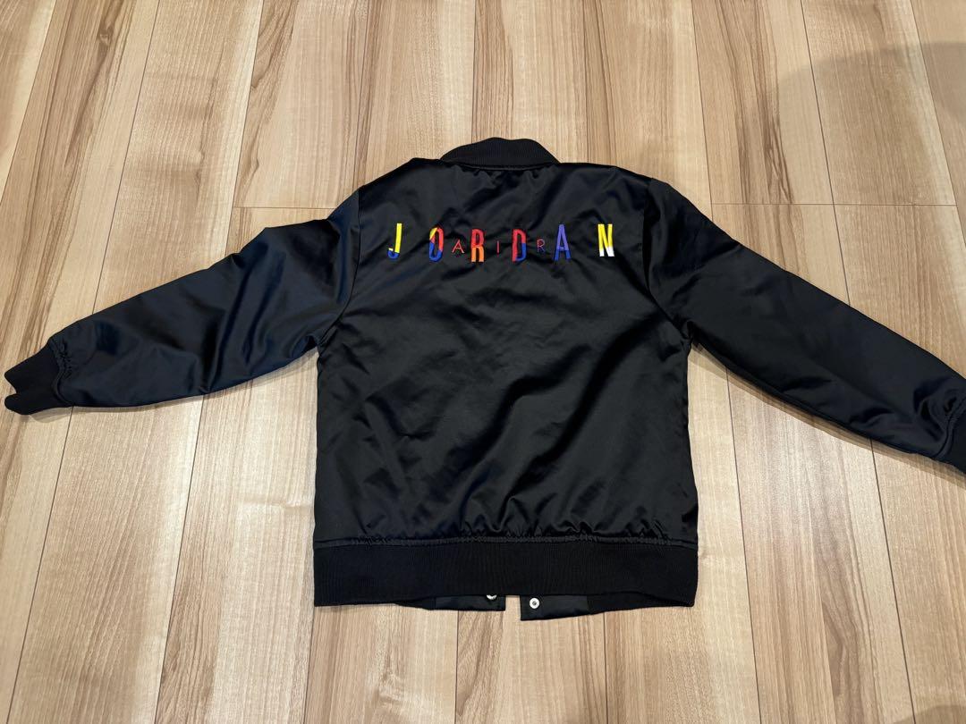 ジョーダン　キッズ　ジャケット　128-140センチ