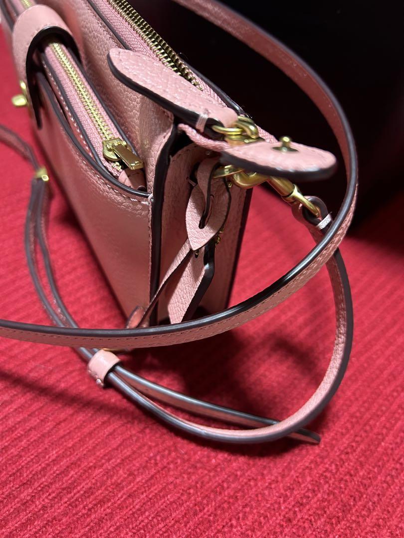● COACH