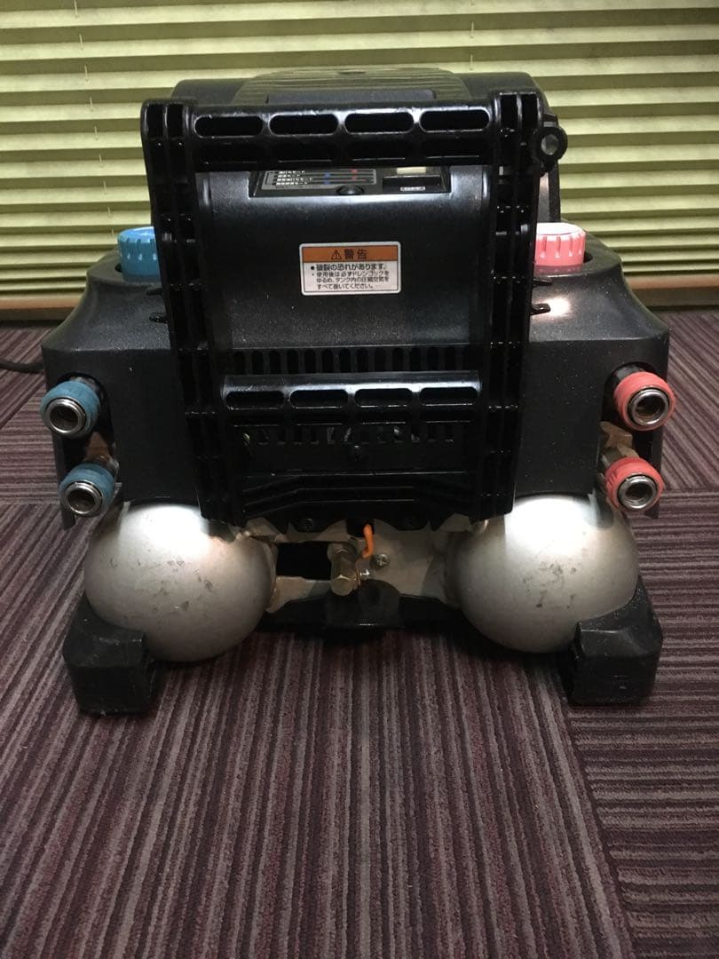 【未使用】 makita マキタ AC460S 内装エアコンプレッサー 3L 低騒音62dB 中古 マキタ Makita AC460S 内装エアコンプレッサ 青 マキタ エア