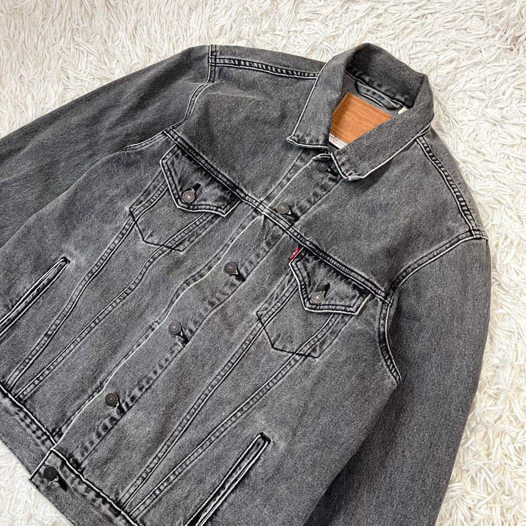 美品◎Levi's ブラックデニムトラッカージャケット Lサイズ