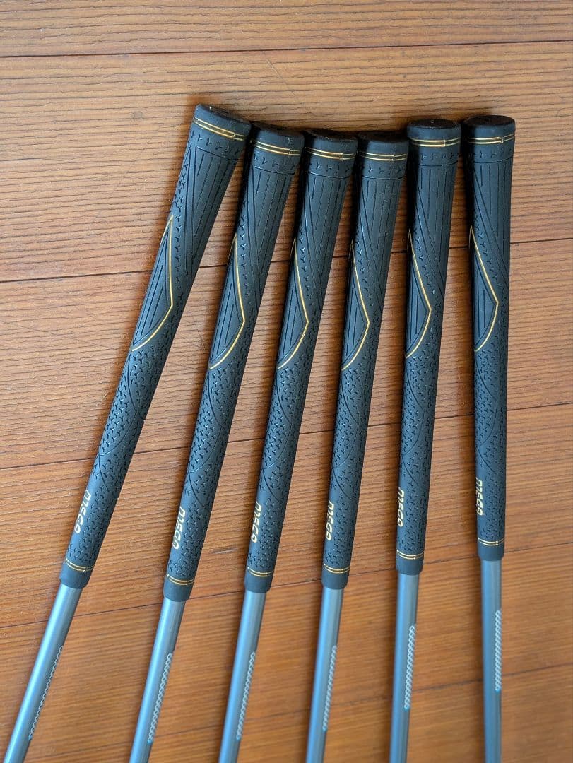 メガゴルフ ワンレングスアイアンセット カーボン フレックスR 6本(5〜P) メガゴルフ ワンレングスアイアンセット カーボン フレックスR 6本(5〜P)