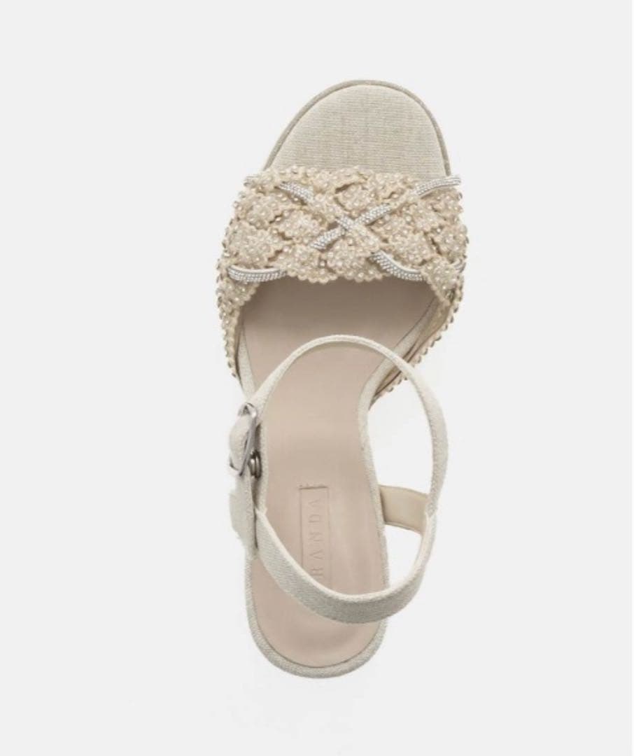 ビジュー×編みデザイン ヒールサンダル