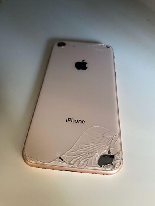 iPhone 8 Gold 64 GB docomo