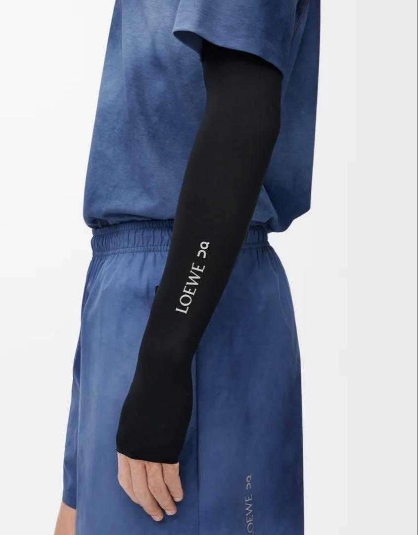 ■ 未使用【LOEWE×On】ロエベ オン アームカバー黒 M／Lサイズ 左手用