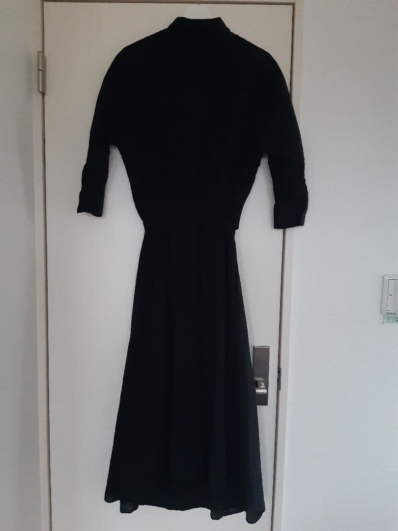 メルカリ ミラオーウェン ロングシャツワンピース ロングワンピース 5 500 中古や未使用のフリマ