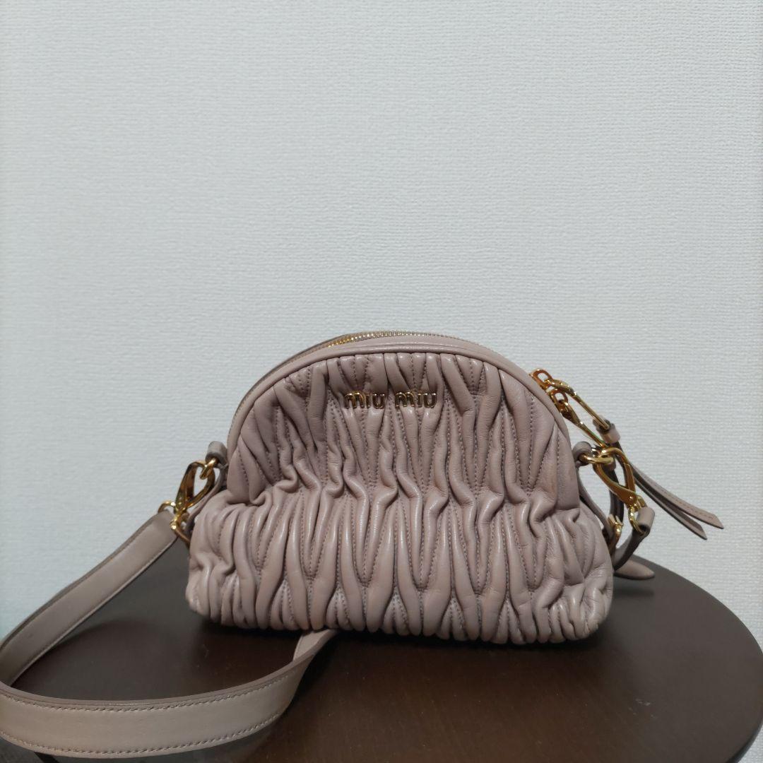 miumiu マテラッセ ショルダー