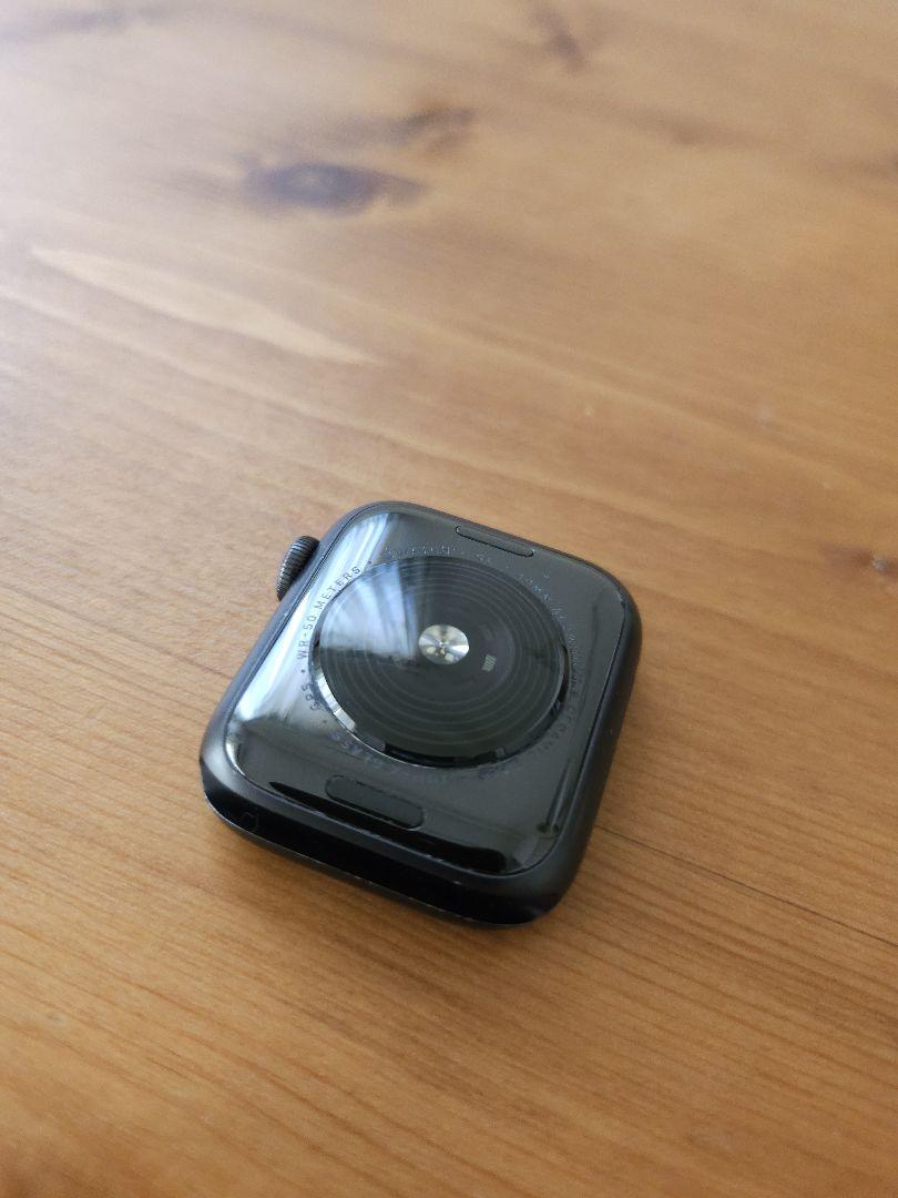 Apple Watch SE 第1世代(GPSモデル) 
40mmスペースグレイ