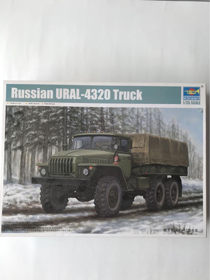 TRUMPETER　Russian URALー4320 Truck