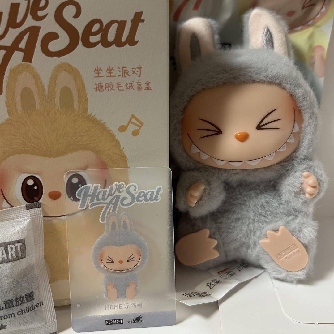 【正規品】ラブブ　ハブアシート　HEHE【ソラマチ購入】 ラブブ ハブアシート HEHE have a seat - メルカリ