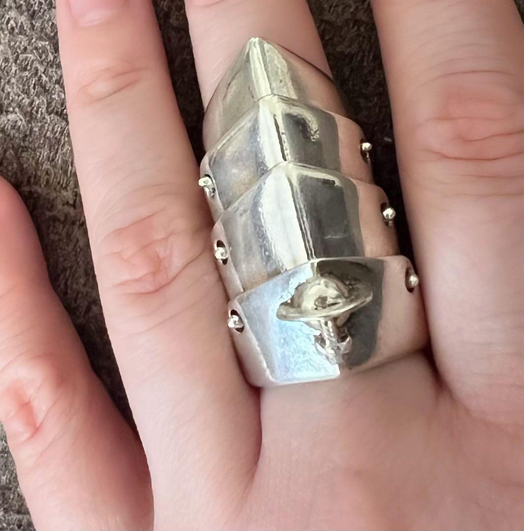 ヴィヴィアンウエストウッド アーマーリング Vivienne Westwood - メルカリ