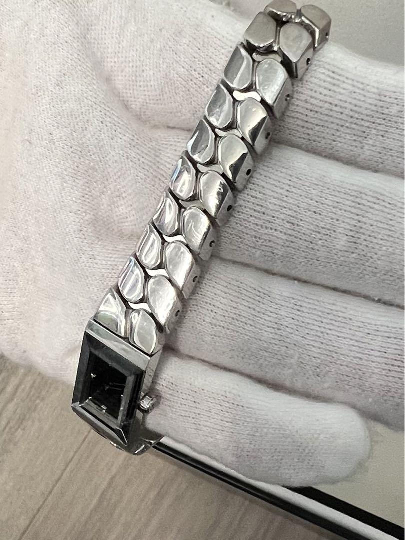 GUCCI 時計 YA147501 シルバー スクエア GUCCI 時計 YA147501 シルバー スクエア