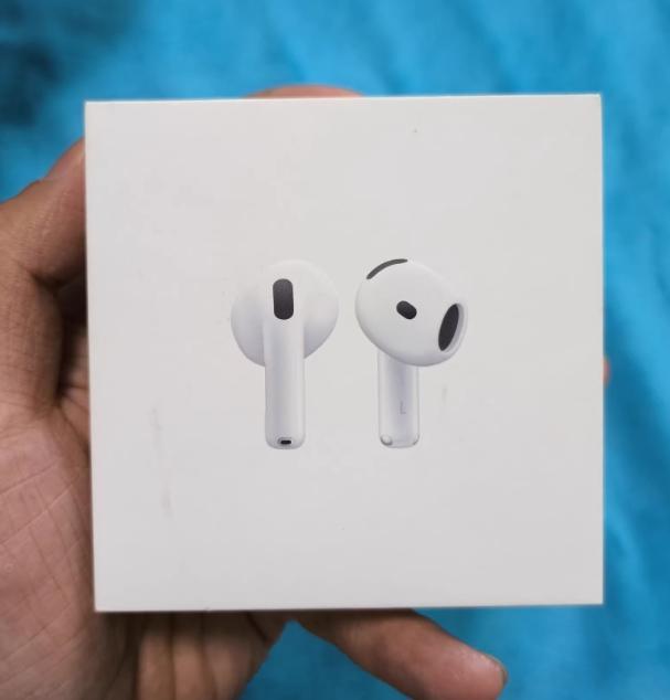 【新品】Apple AirPods 4 本体 アクティブノイズキャンセリング正規
