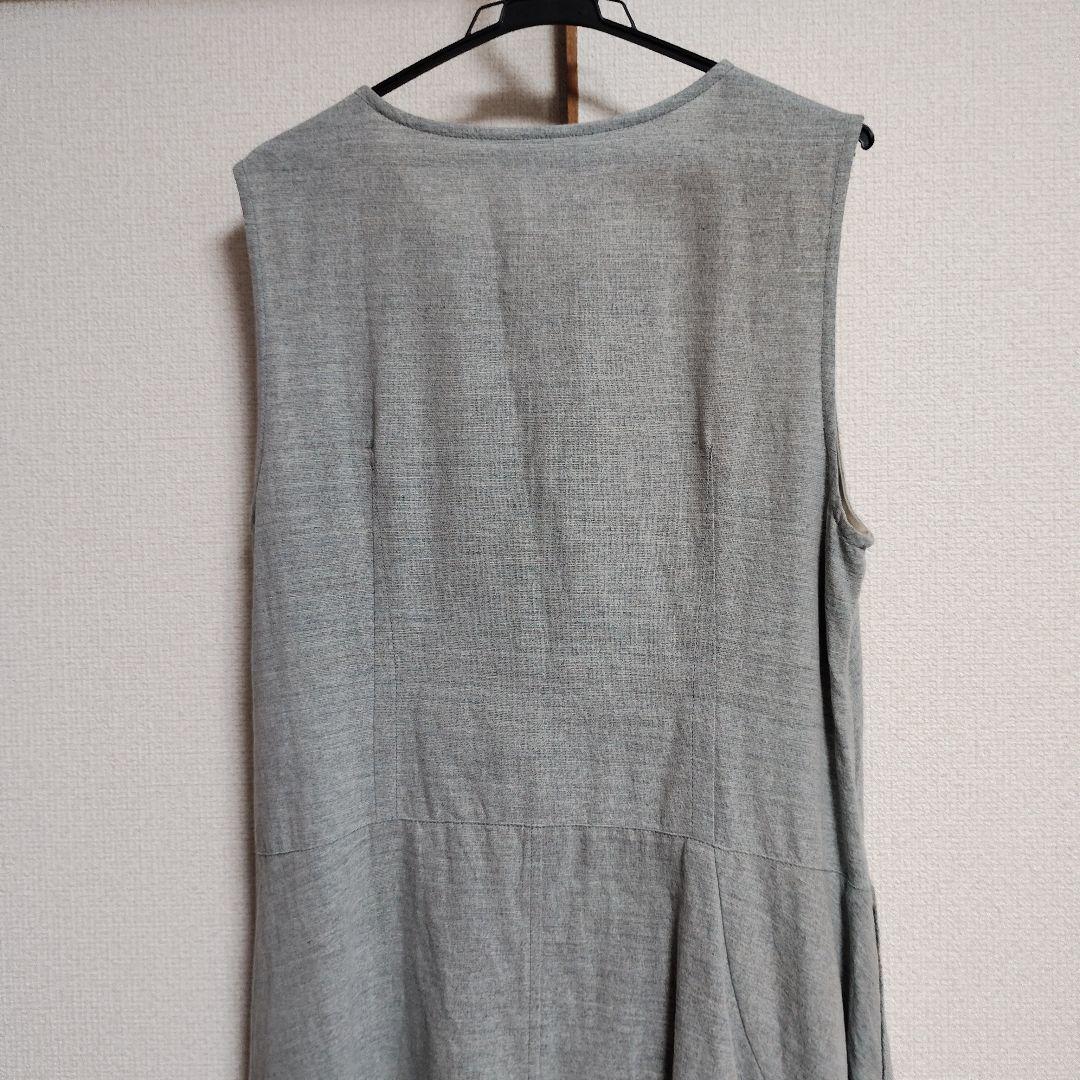 センソユニコ刺繍付きグレー綿麻ノースリーブチュニックワンピース センソユニコ刺繍付きグレー綿麻ノースリーブチュニックワンピース