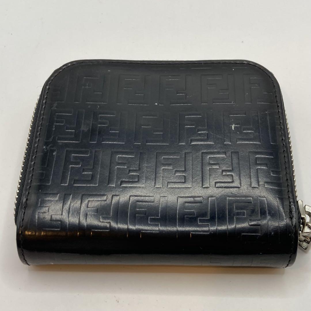 FENDI フェンディ― 2つ折り財布 コンパクトジップ エナメル ズッカ柄
