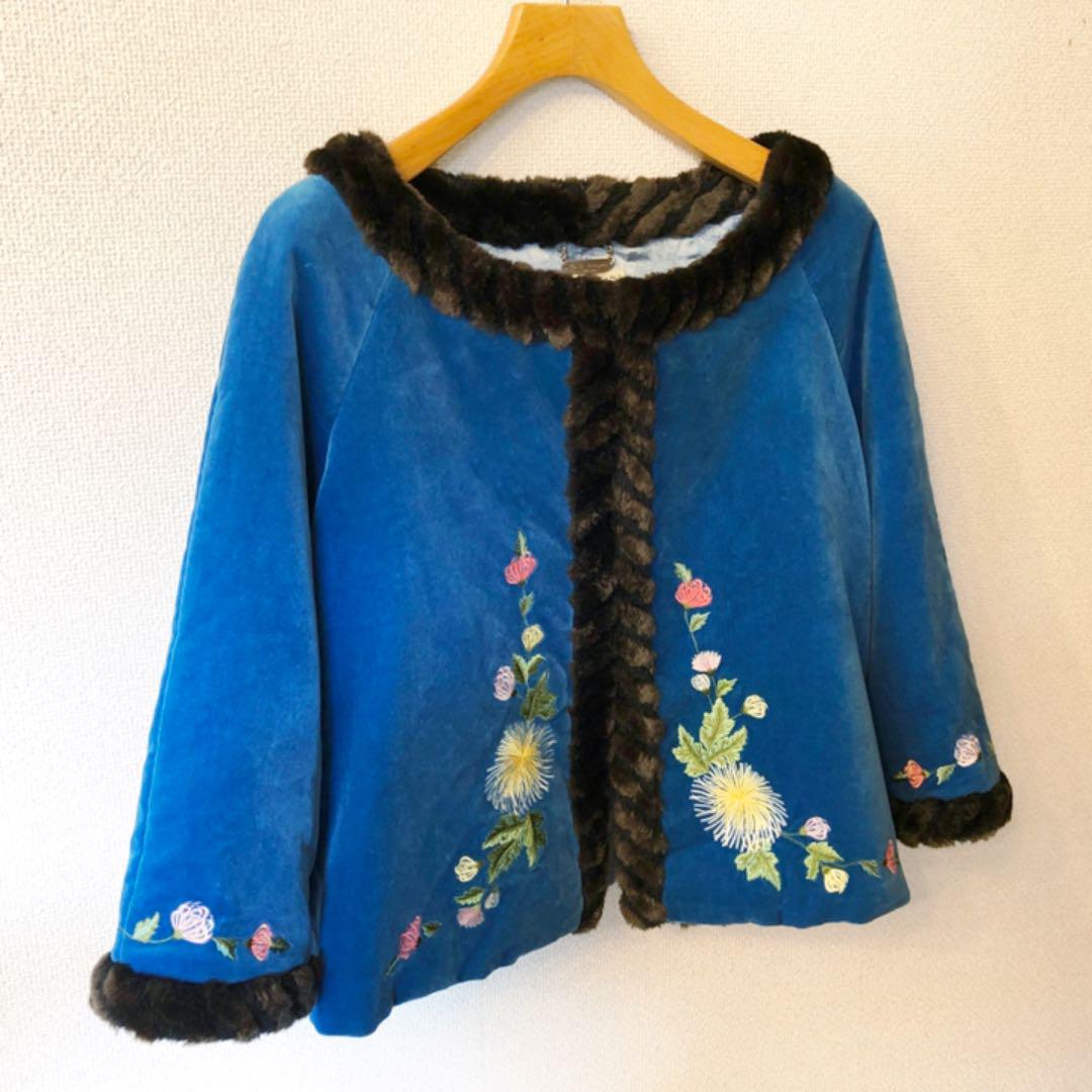 菊の刺繍の華やかなジャケット♡襟や袖口にミンク調のエコファー♡