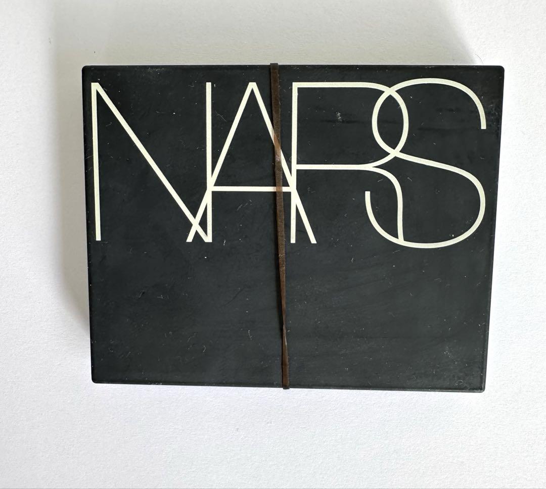 <NARS>アイシャドウパレット、セッティングパウダー