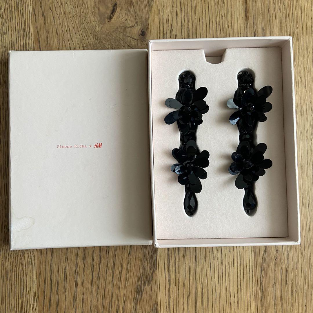 SIMONE ROCHA H&M シモーネロシャ ピアス 黒 - メルカリ