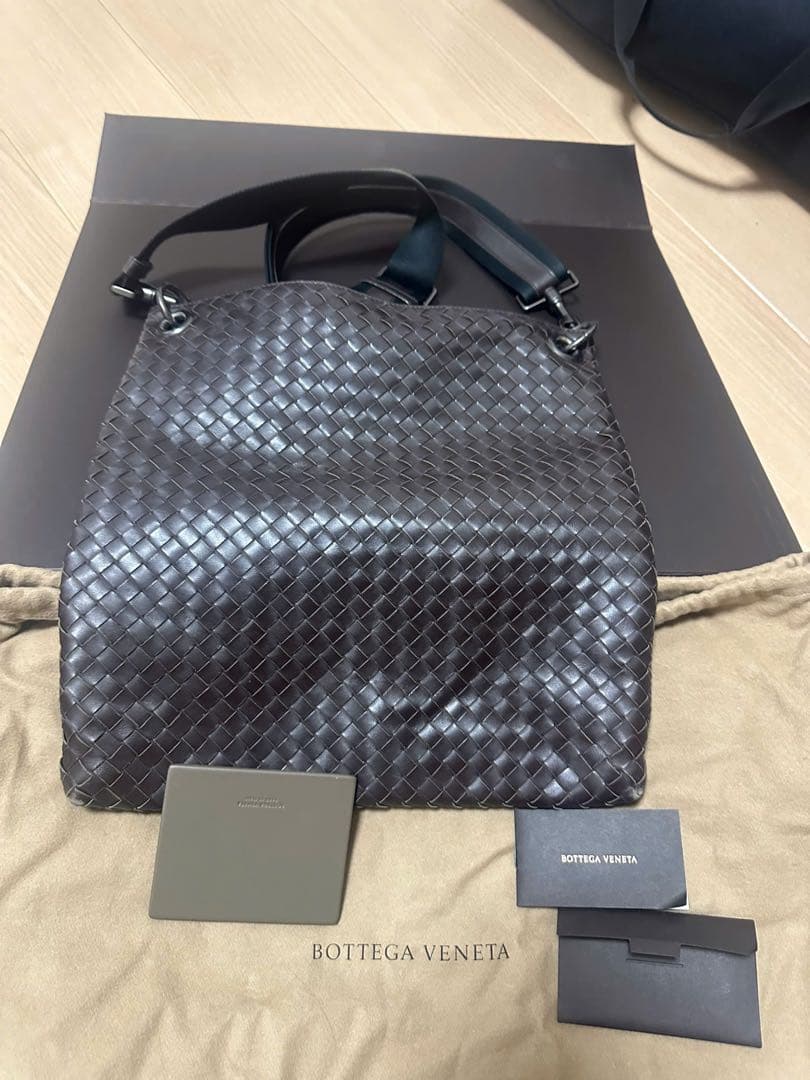 BOTTEGA VENETA ブラックショルダーバッグ