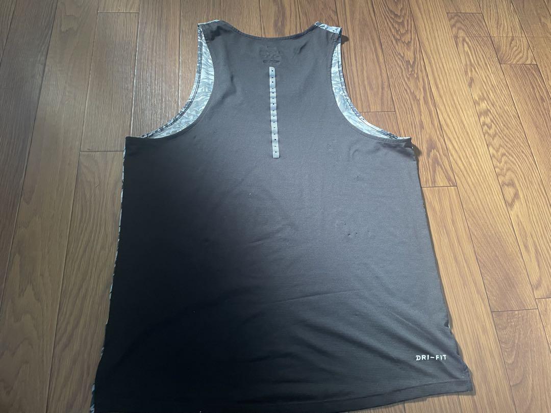 ナイキ　シングレッドエリート　M