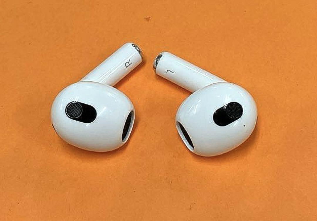 AirPods第3世代　Lightning充電ケース付き　実働品　美品