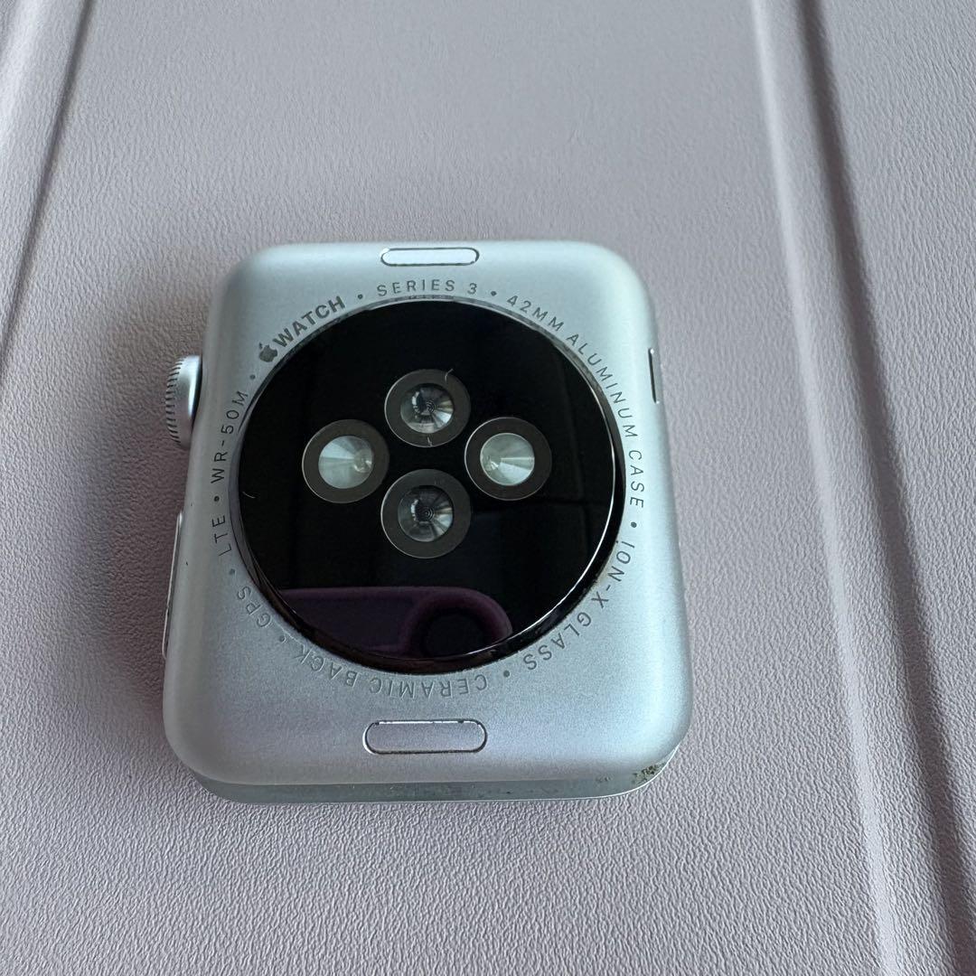 Apple Watch Series 3 42mmアルミニウム　セルラーモデル