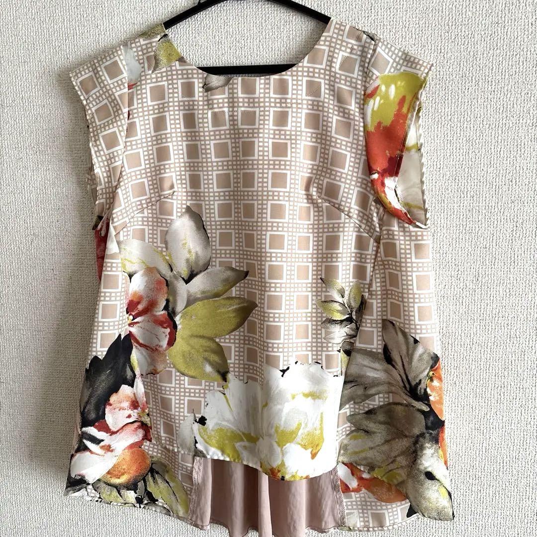 アーモワールカプリス　花柄ノースリーブトップス