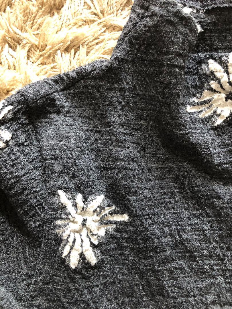 センソユニコ　慈雨　刺繍入りダークグレー　長袖カーディガン